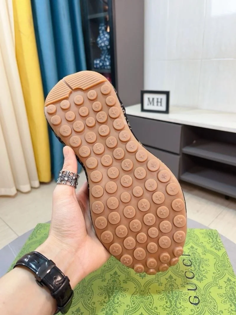 Gucci Rhyton Shoes Lightweight 25332