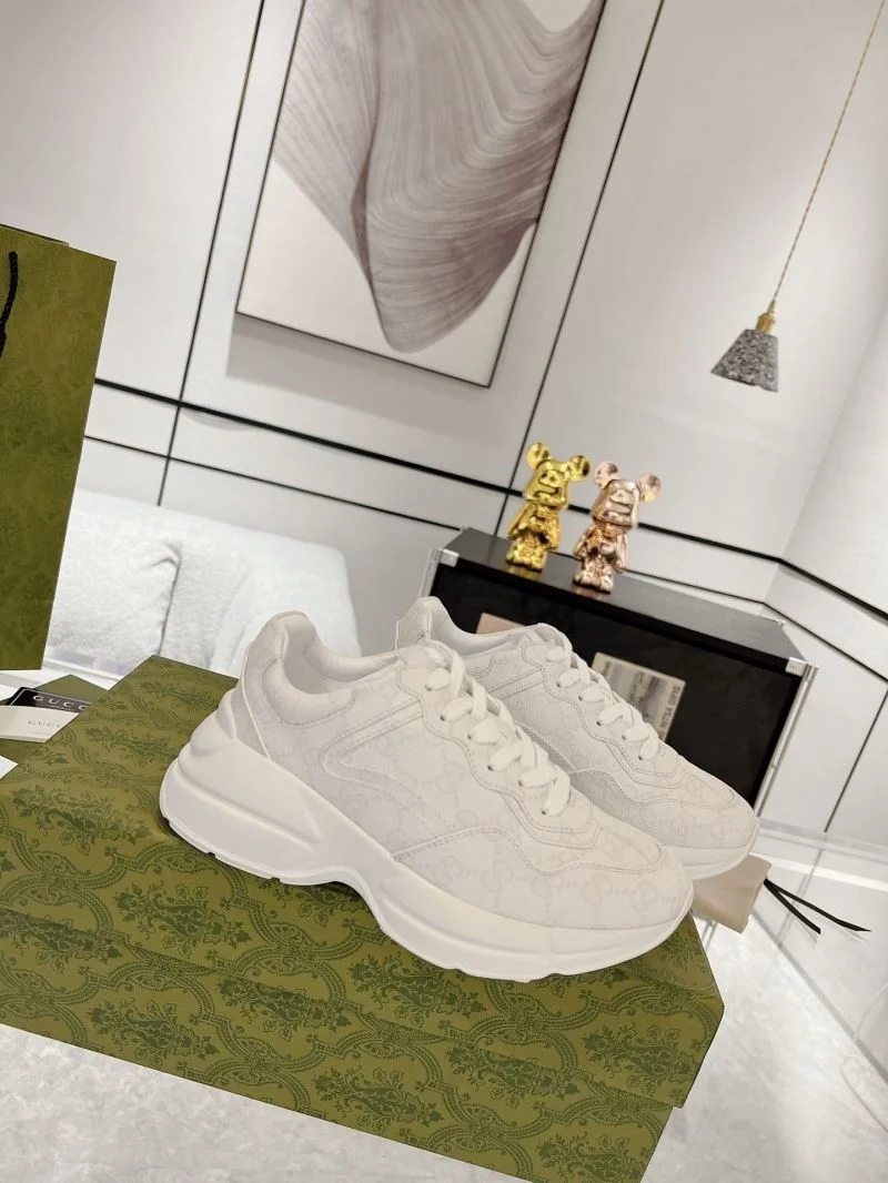 Lightweight Gucci Rhyton Shoes 26005