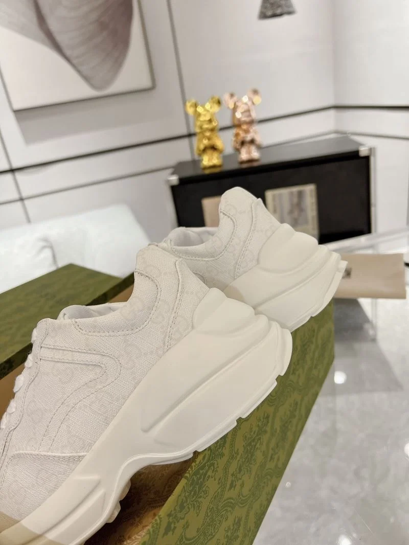 Lightweight Gucci Rhyton Shoes 26005