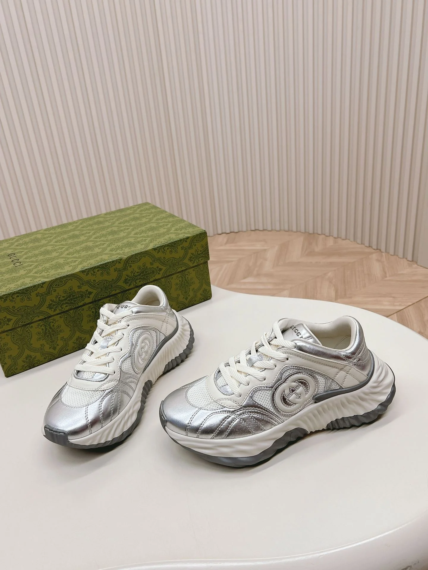 Breathable Gucci Rhyton Shoes 24416