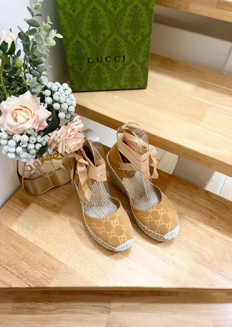 Gucci Sandals WellDesigned 25067