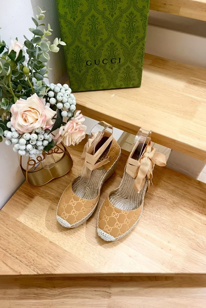 Gucci Sandals WellDesigned 25067