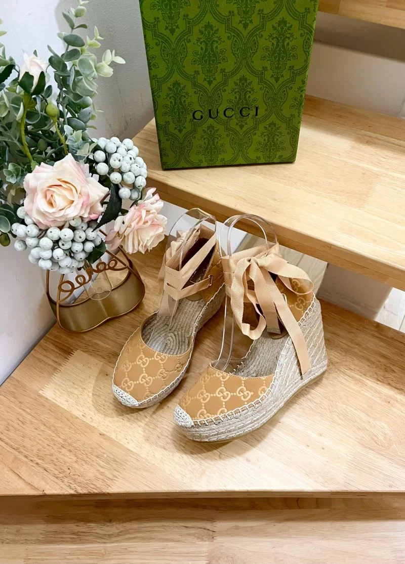 Gucci Sandals WellDesigned 25067