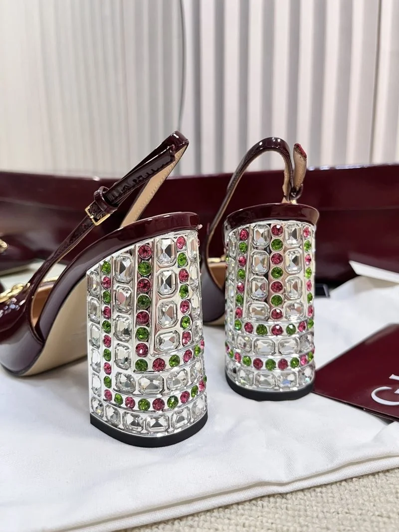 Sophisticated Gucci Sandals 25058