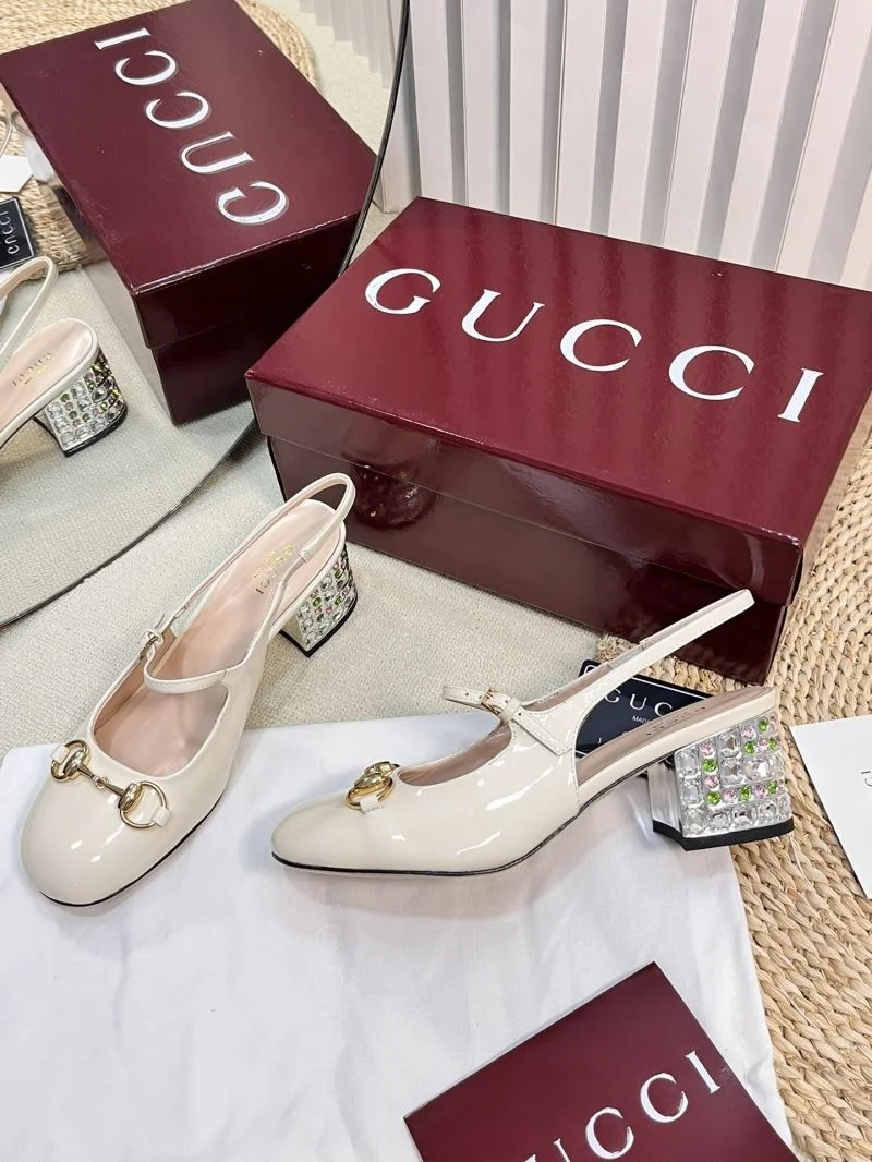 Resilient Gucci Sandals 25057