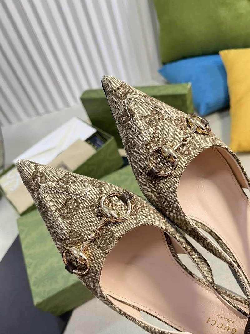 Stylish Gucci Sandals 25023