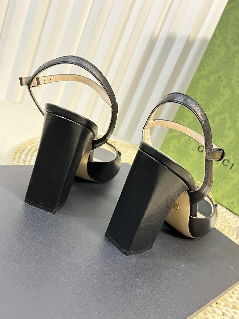 Gucci Sandals Supportive 25011