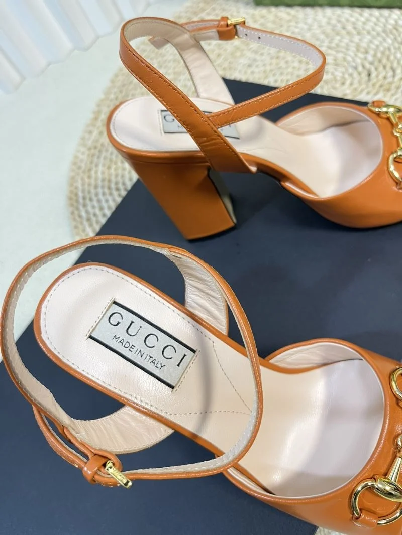 Sporty Gucci Sandals 25032