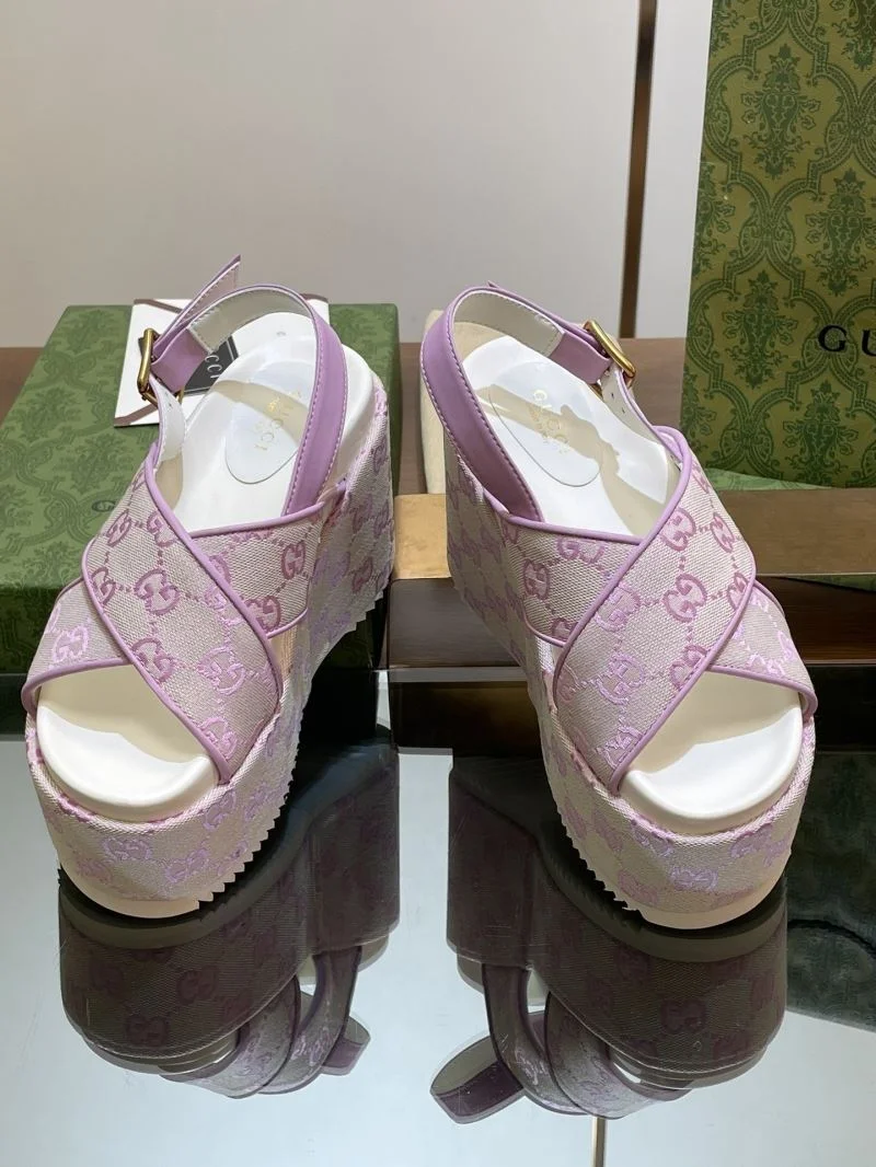 Comfortable Gucci Sandals 24789