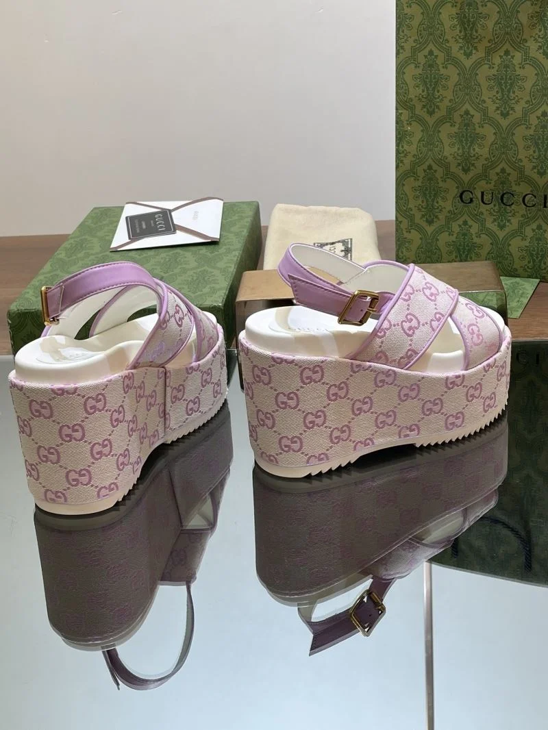 Comfortable Gucci Sandals 24789