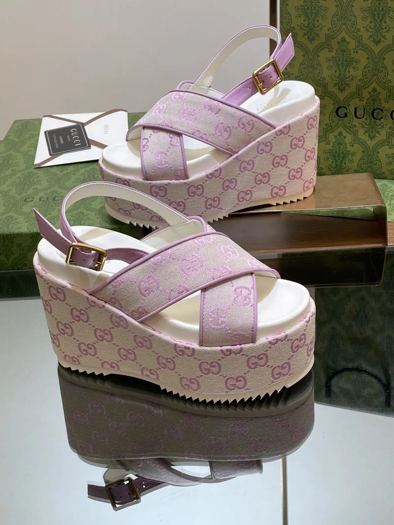 Comfortable Gucci Sandals 24789