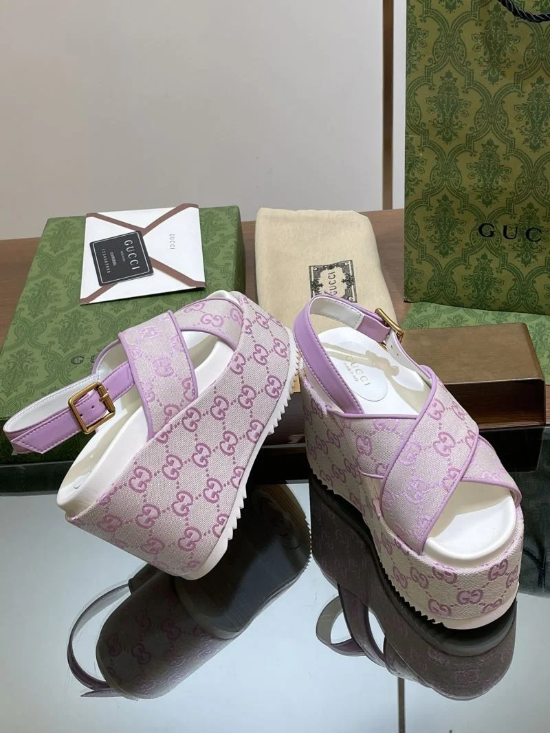 Comfortable Gucci Sandals 24789