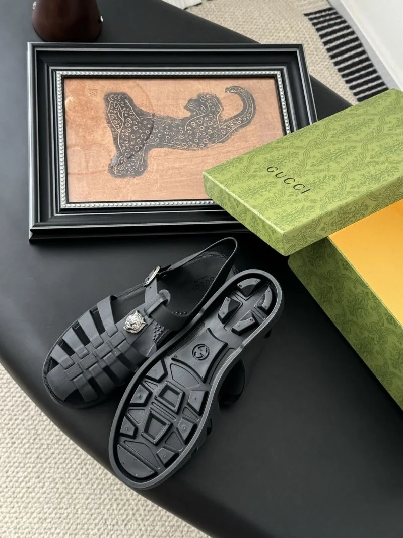 Sleek Gucci Sandals 24786