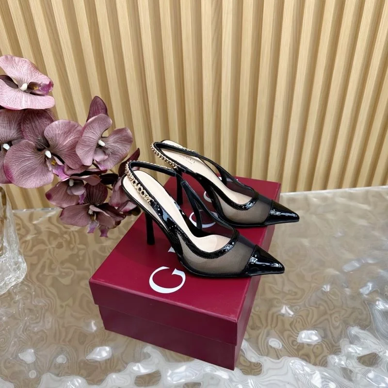 Trendsetting Gucci Sandals 24801