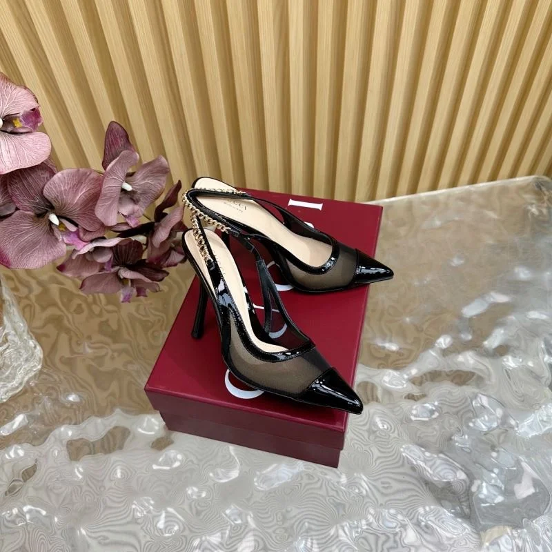 Trendsetting Gucci Sandals 24801