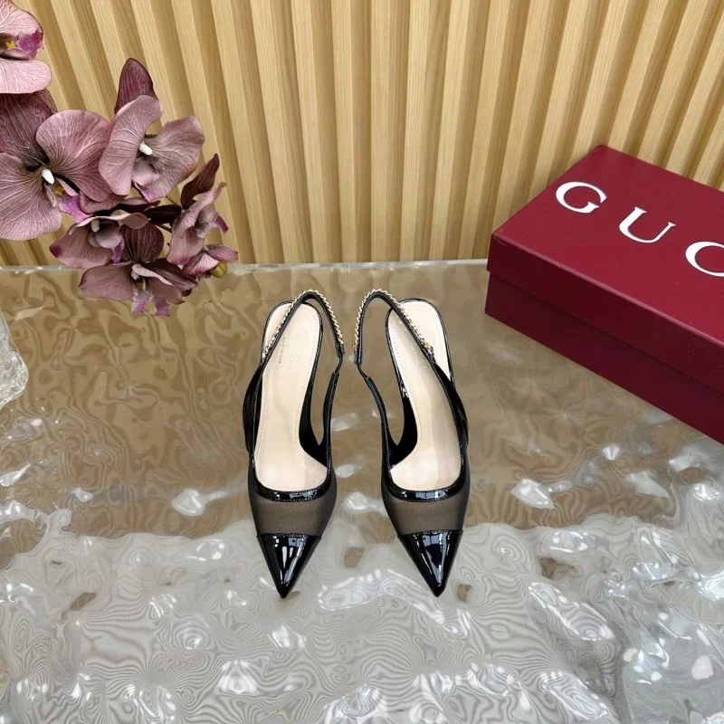 Trendsetting Gucci Sandals 24801