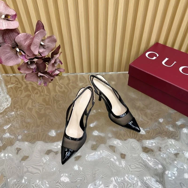 Trendsetting Gucci Sandals 24801