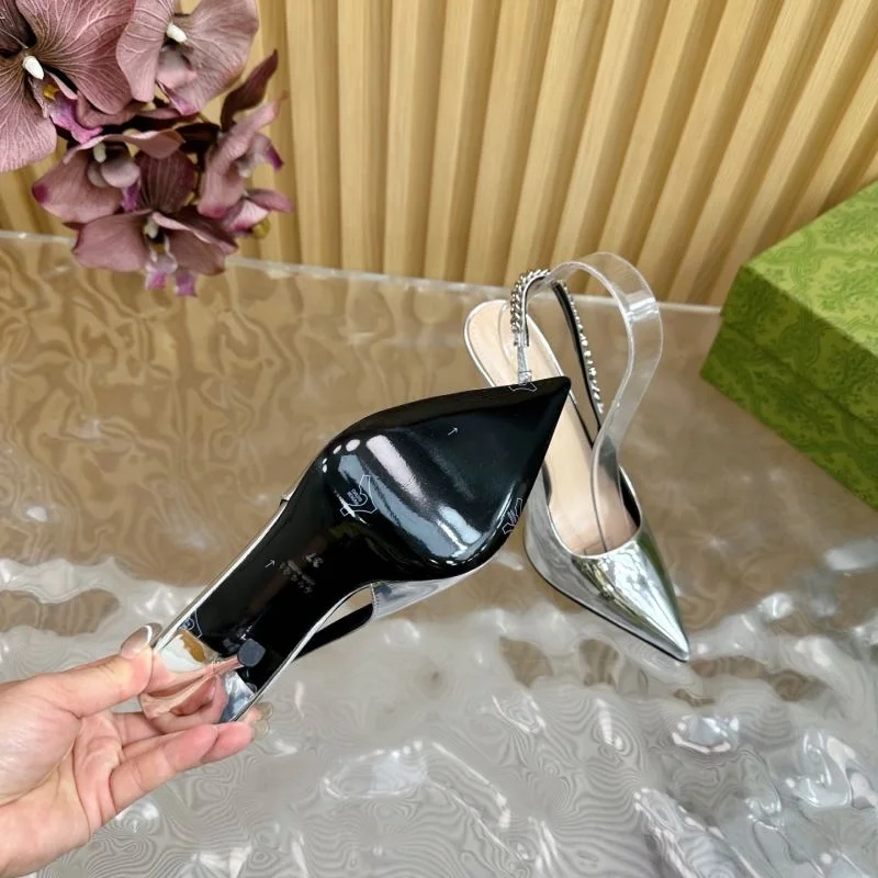 Versatile Gucci Sandals 24796