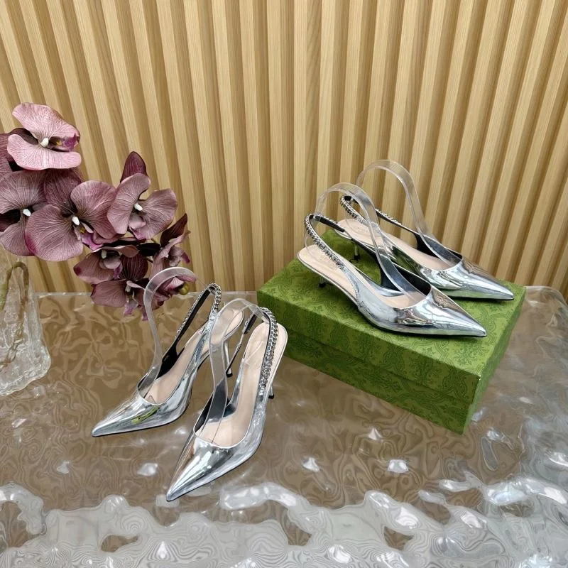 Versatile Gucci Sandals 24796
