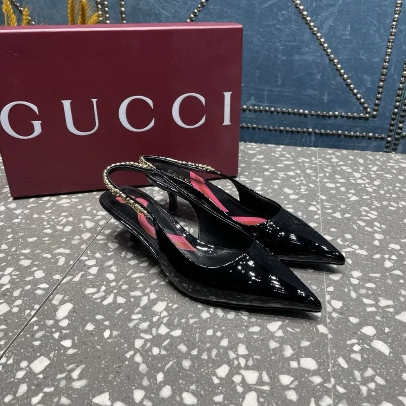 Sleek Gucci Sandals 25977