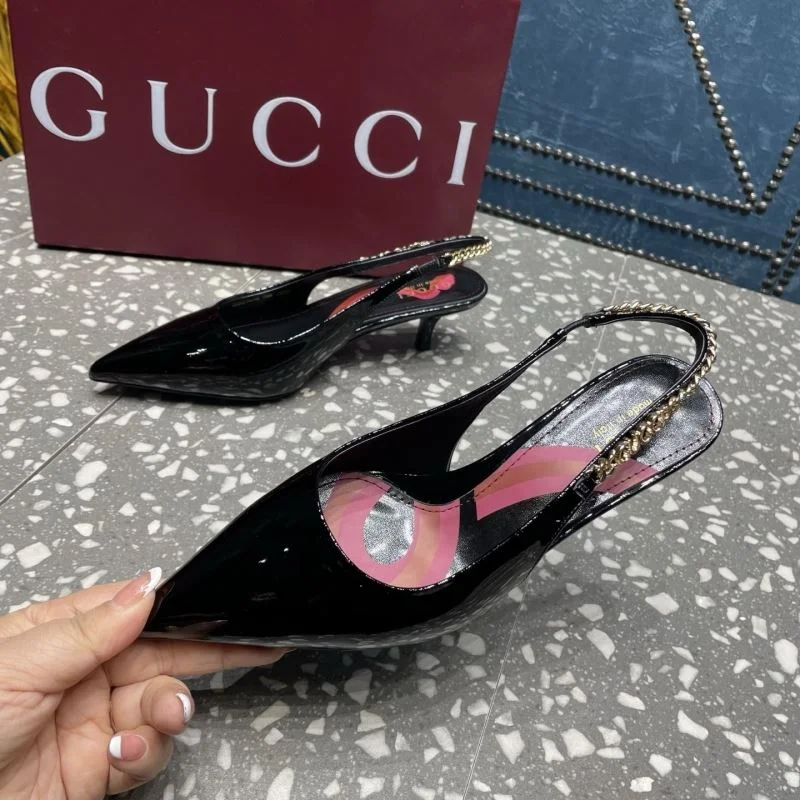 Sleek Gucci Sandals 25977
