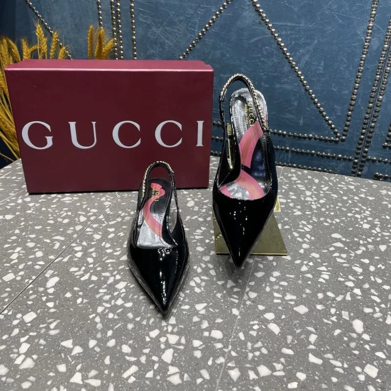 Sleek Gucci Sandals 25977
