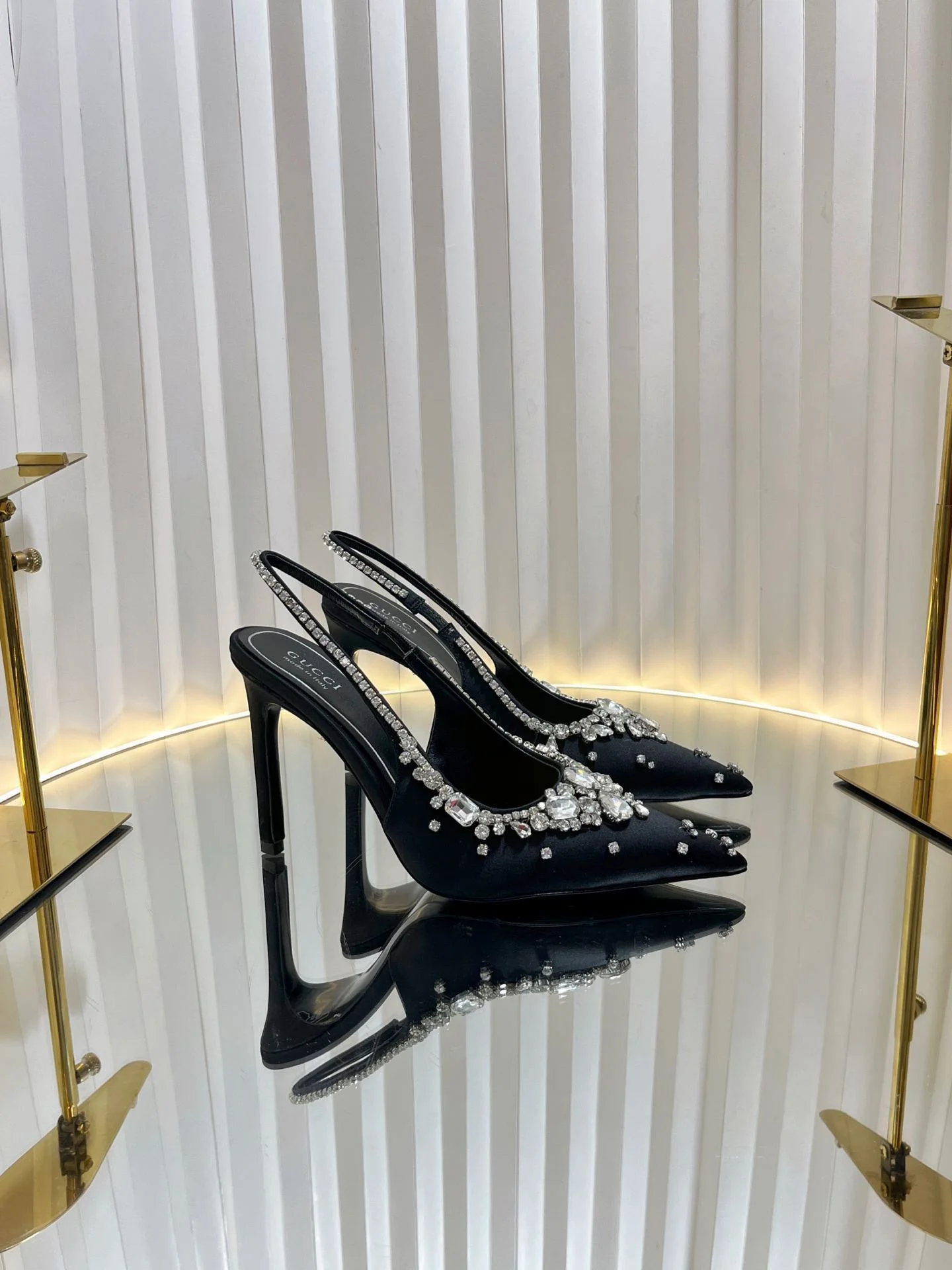 Resilient Gucci Sandals 24360