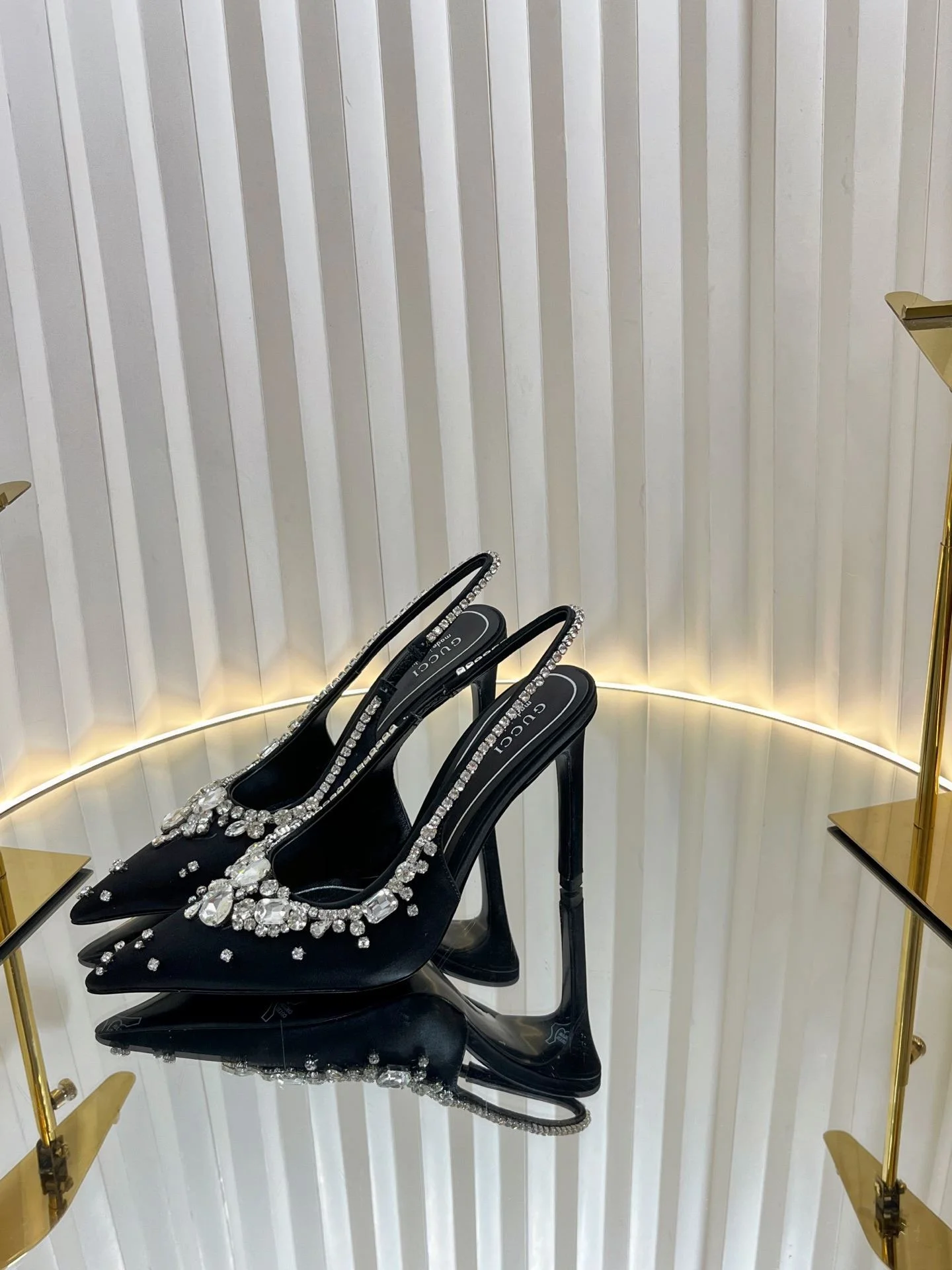 Resilient Gucci Sandals 24360