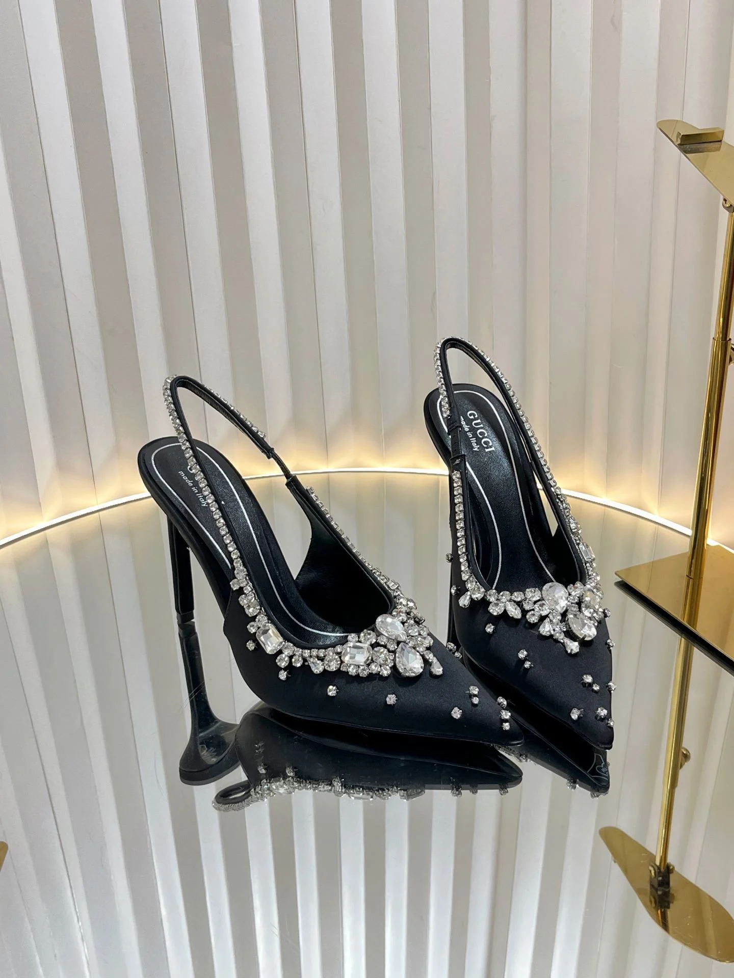 Resilient Gucci Sandals 24360