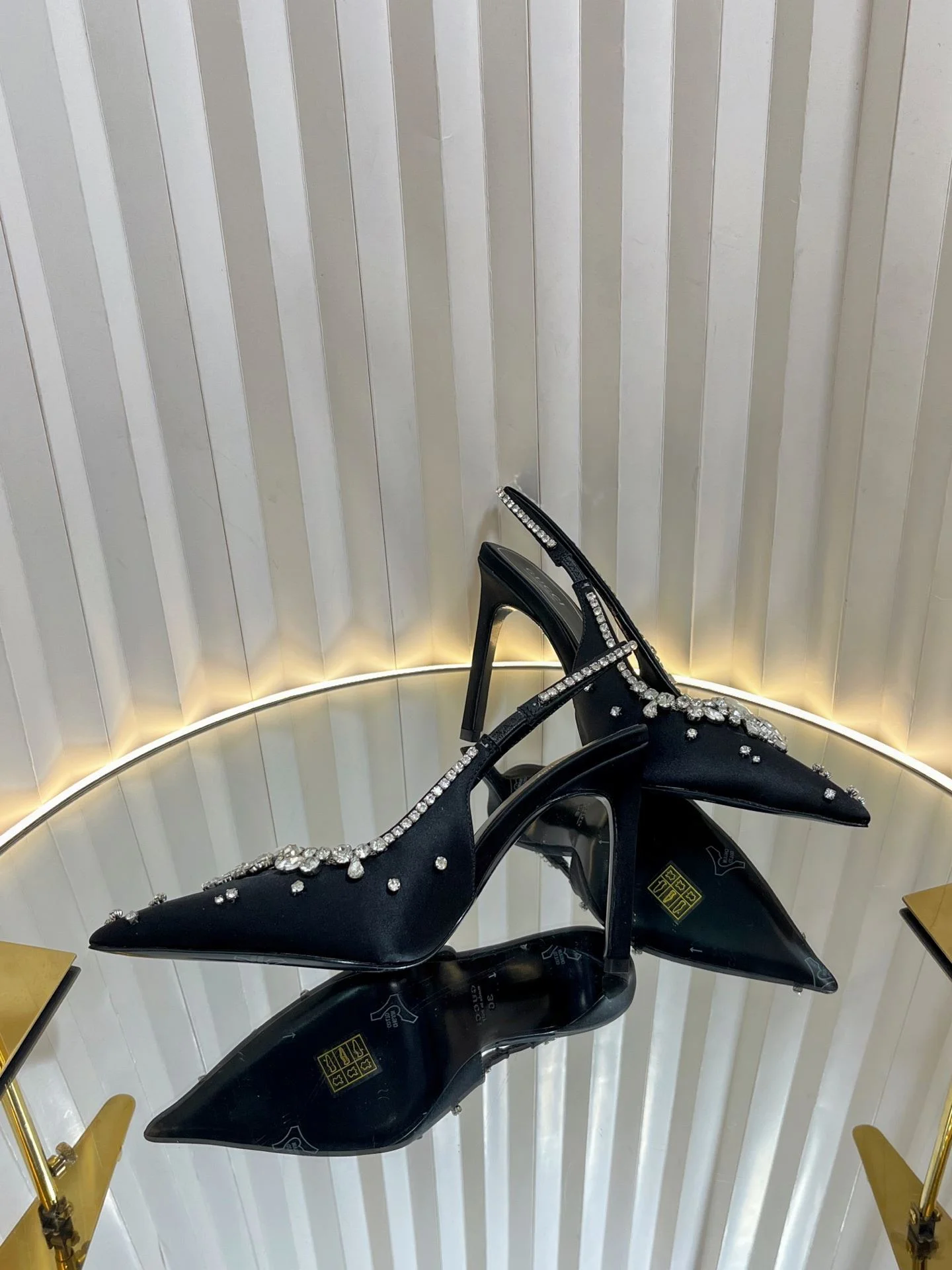 Resilient Gucci Sandals 24360
