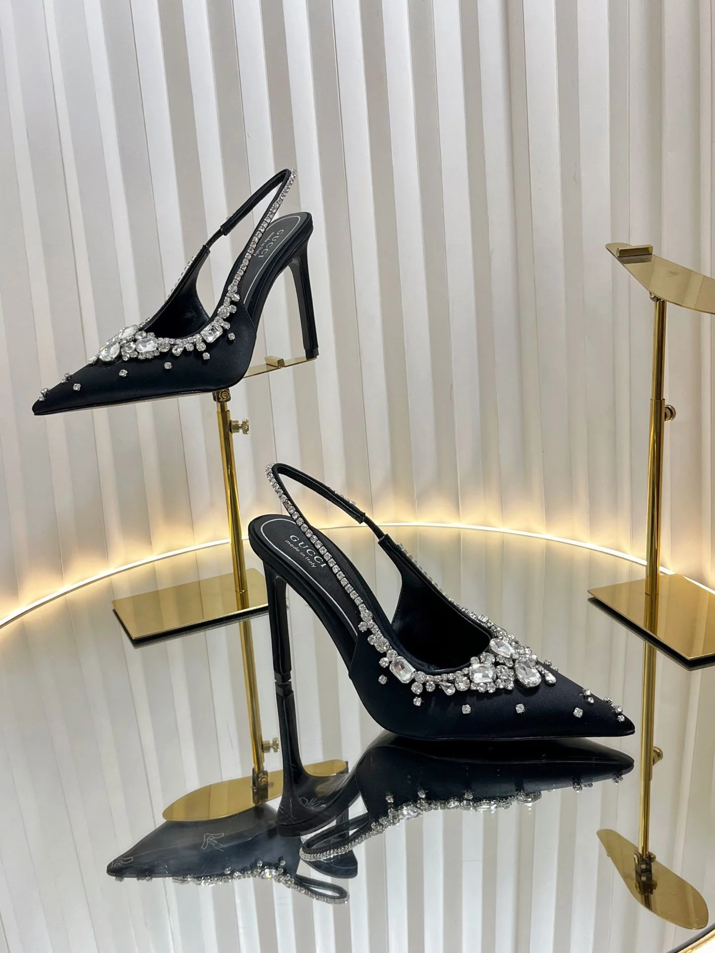 Resilient Gucci Sandals 24360