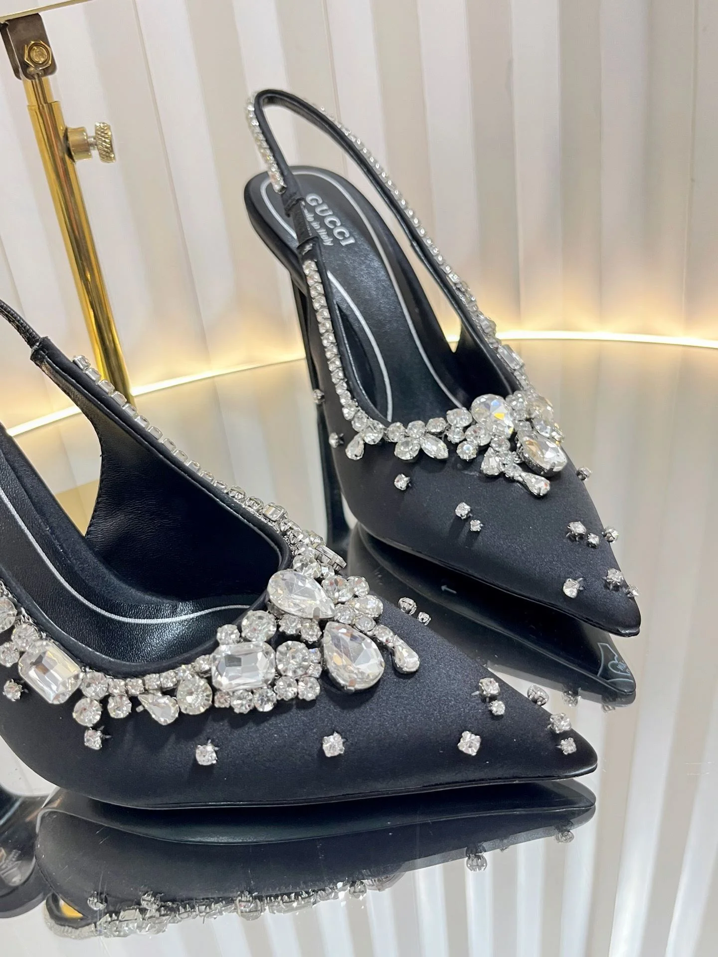 Resilient Gucci Sandals 24360