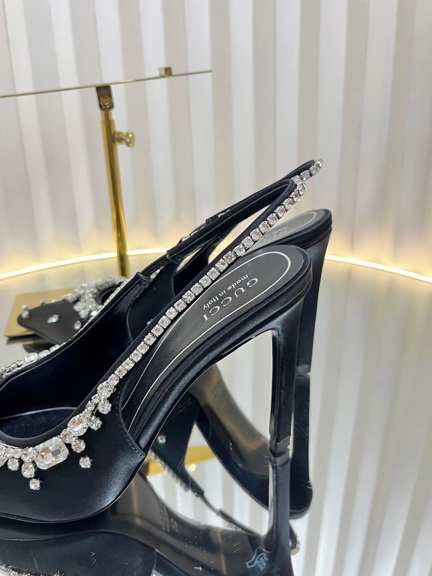 Resilient Gucci Sandals 24360
