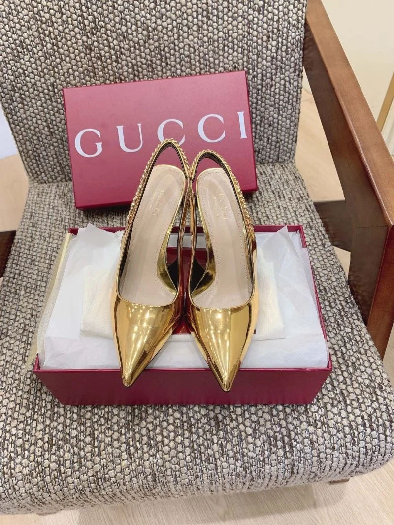 Chic Gucci Sandals 24352