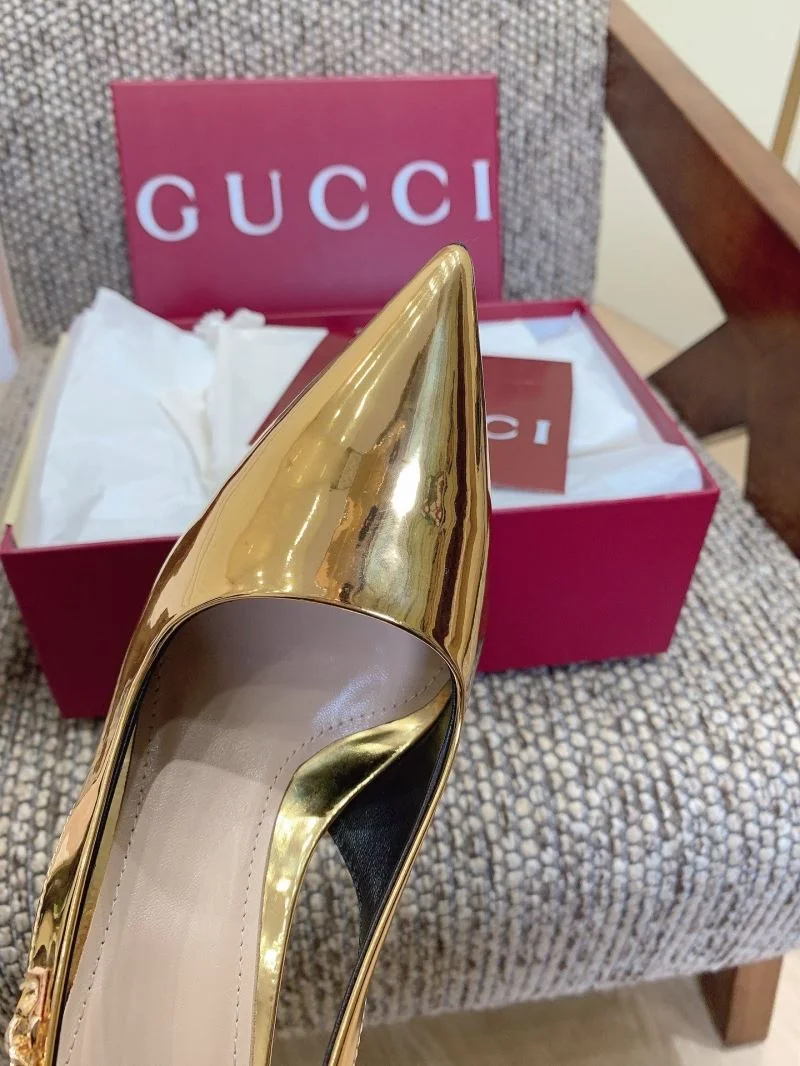 Chic Gucci Sandals 24352