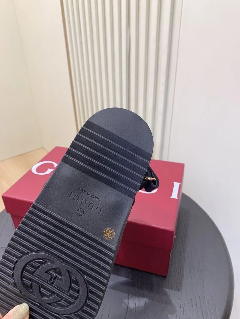 Unique Gucci Sandals 24367