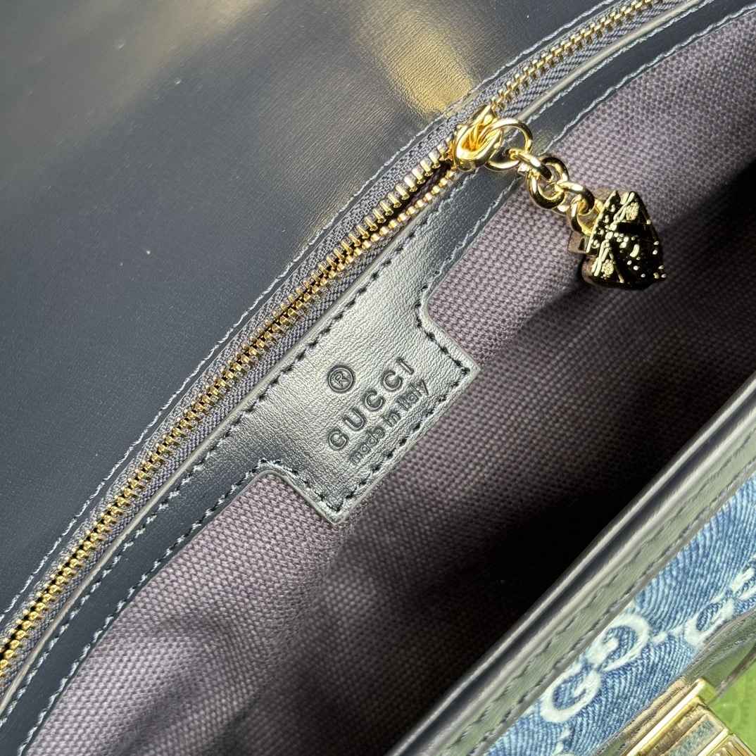 Gucci Satchel Bags Snug 72450