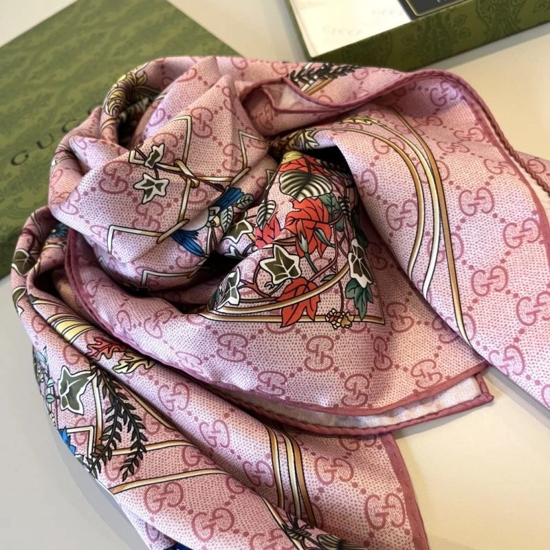 Gucci Scarf EyeCatching 270718