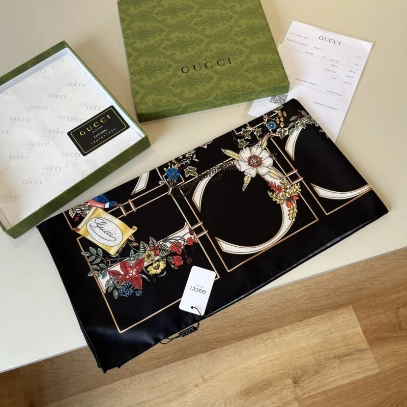RelaxedFit Gucci Scarf 270716