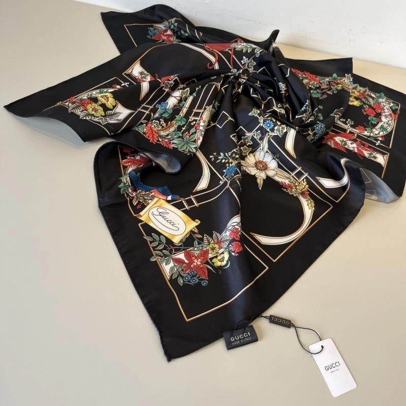 RelaxedFit Gucci Scarf 270716