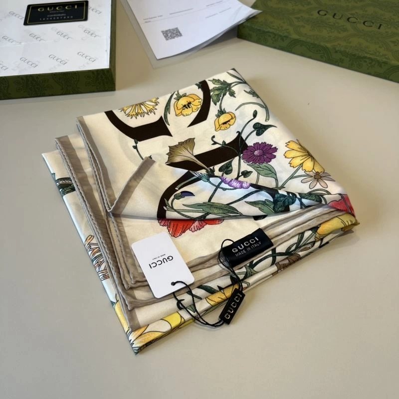 Gucci Scarf StreetReady 270694