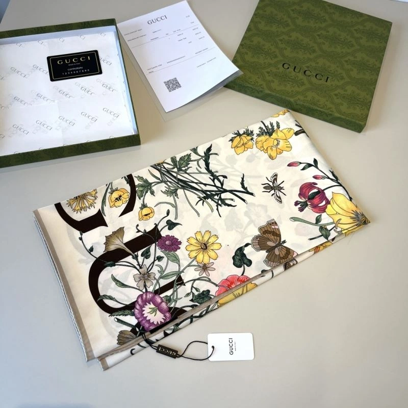 Gucci Scarf StreetReady 270694