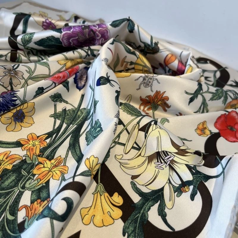 Gucci Scarf StreetReady 270694