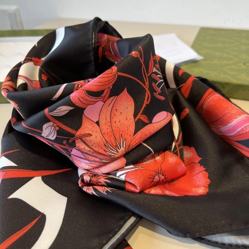 Compact Gucci Scarf 270704