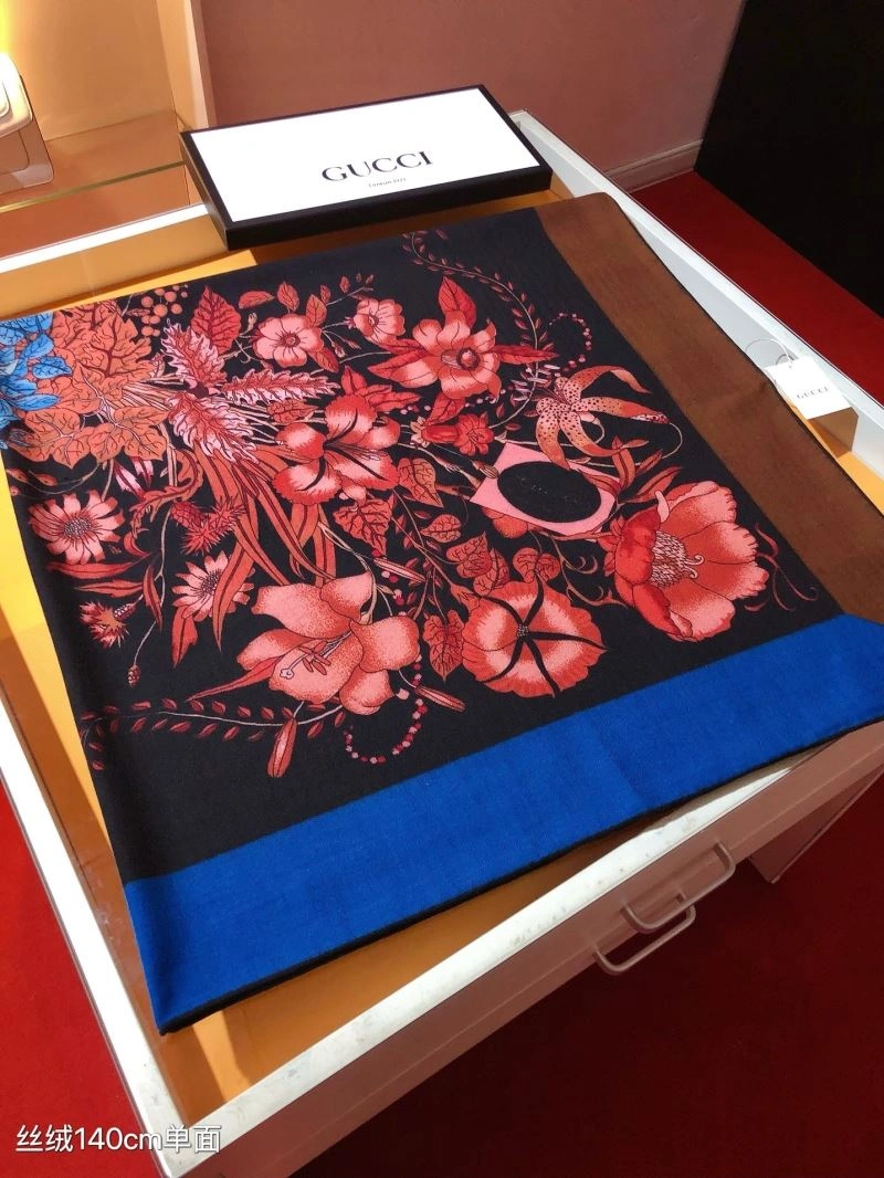 Original Gucci Scarf 271086