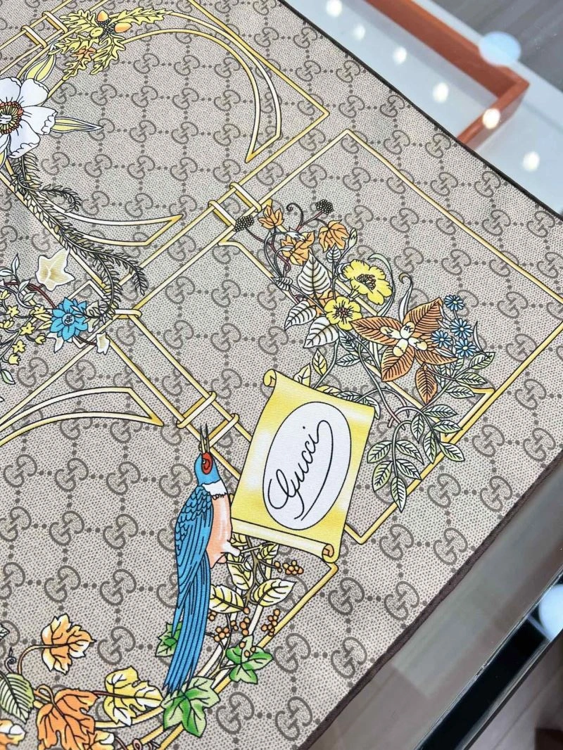 Elegant Gucci Scarf 271084