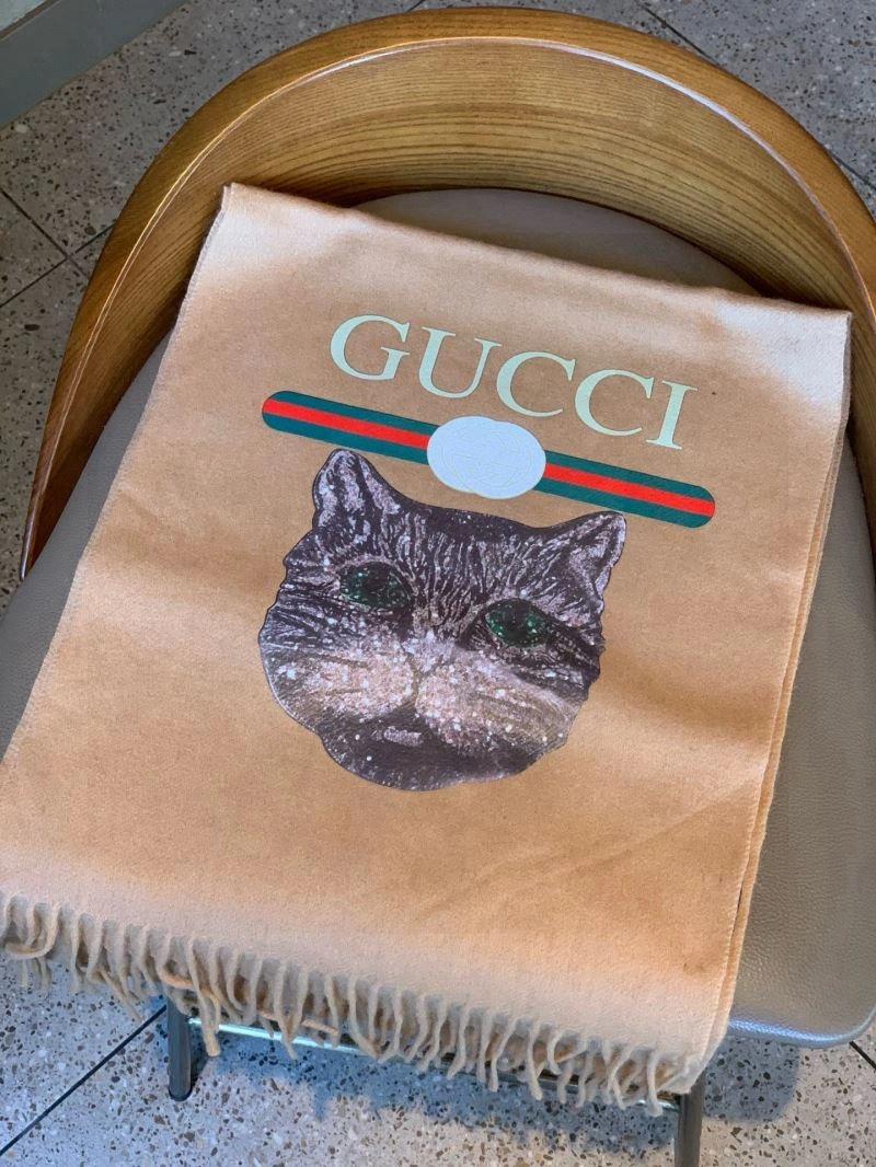 Snug Gucci Scarf 271092