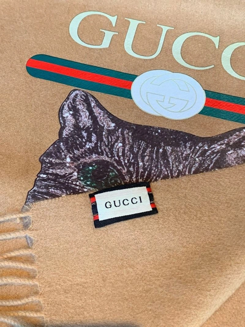 Snug Gucci Scarf 271092