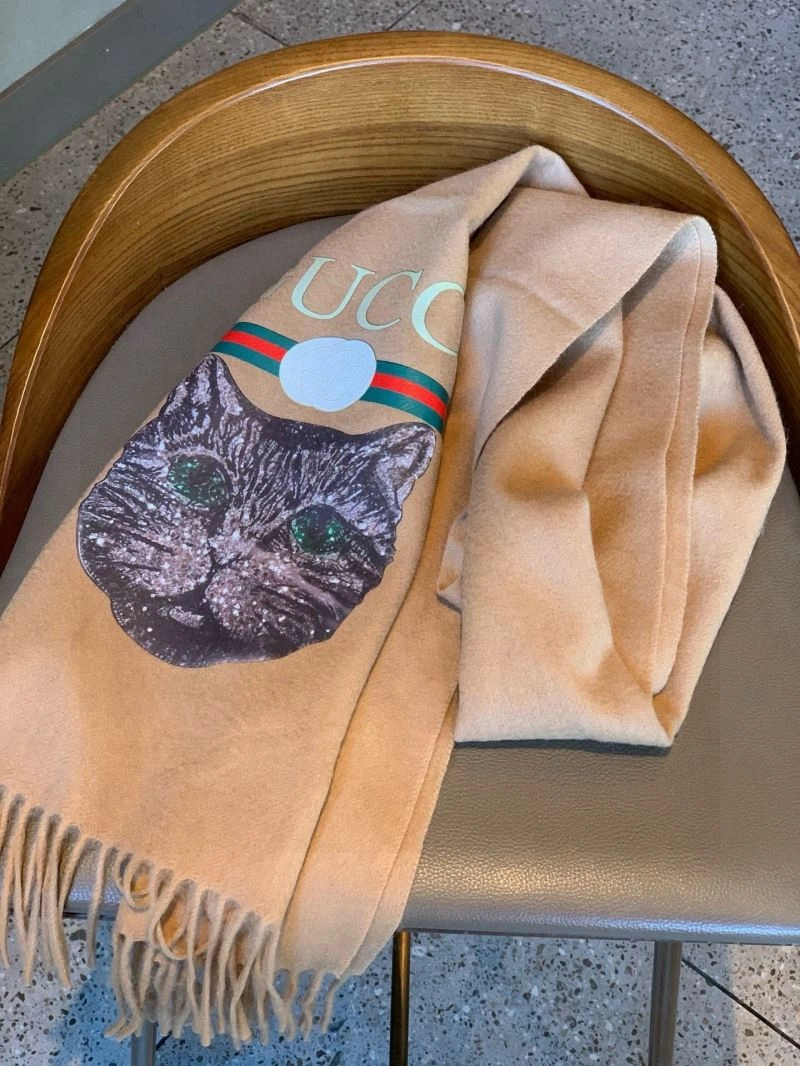 Snug Gucci Scarf 271092