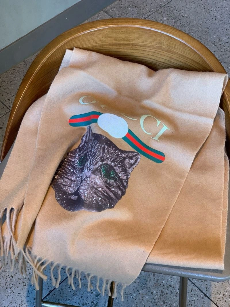 Snug Gucci Scarf 271092